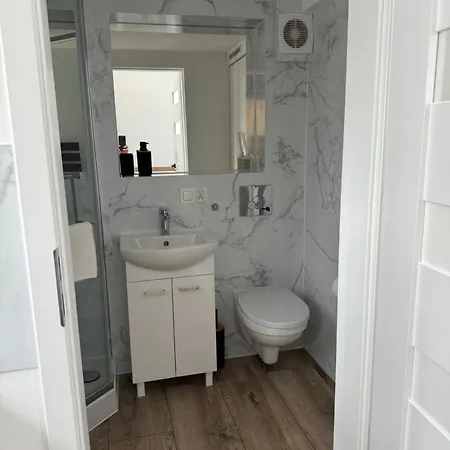 Parking Gratis 250 M Od Plazy *