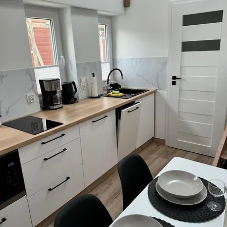 Parking Gratis 250 M Od Plazy ミエンジズドロイェ